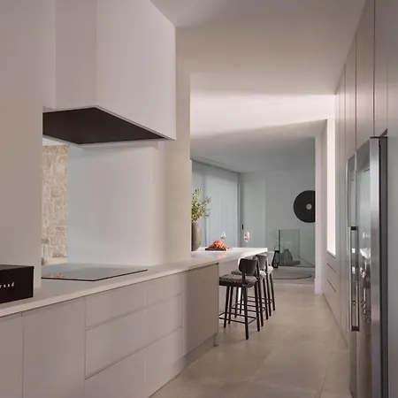 On The Rocks 7 Bedroom *