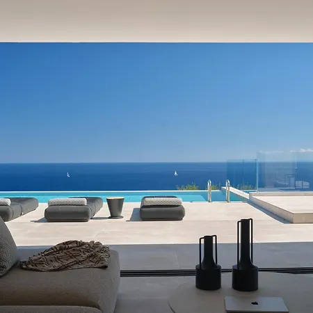On The Rocks 7 Bedroom *