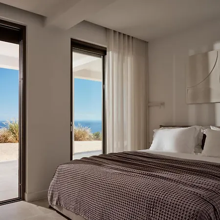 On The Rocks 7 Bedroom Villa *
