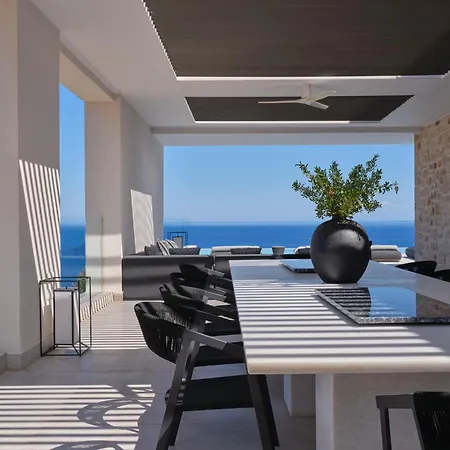 On The Rocks 7 Bedroom *