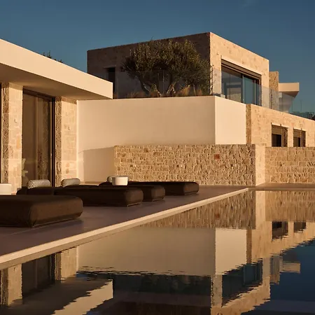 On The Rocks 7 Bedroom Villa *