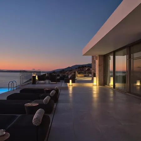 Villa On The Rocks 7 Bedroom
